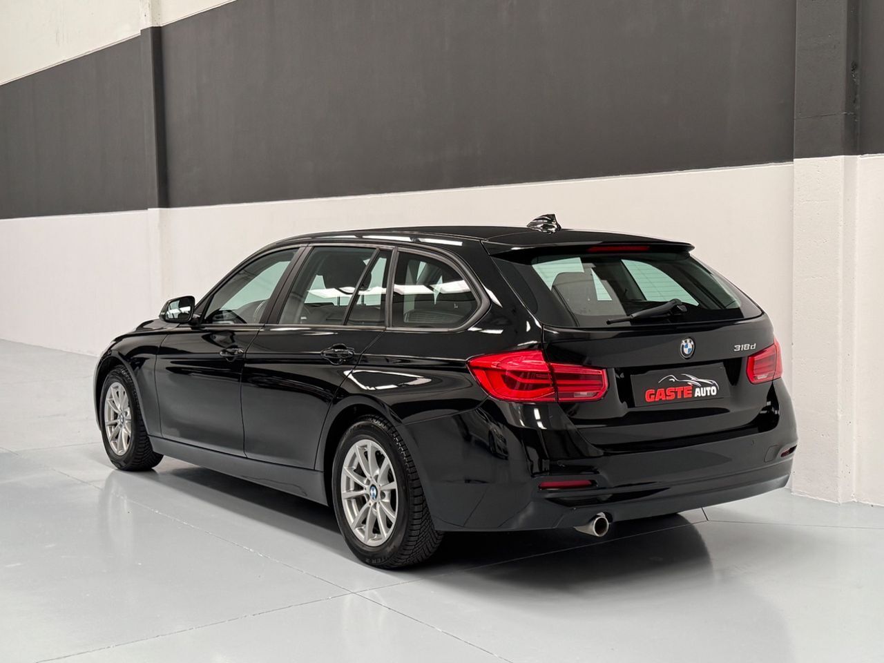 BMW Serie 3 318d Touring - foto 3