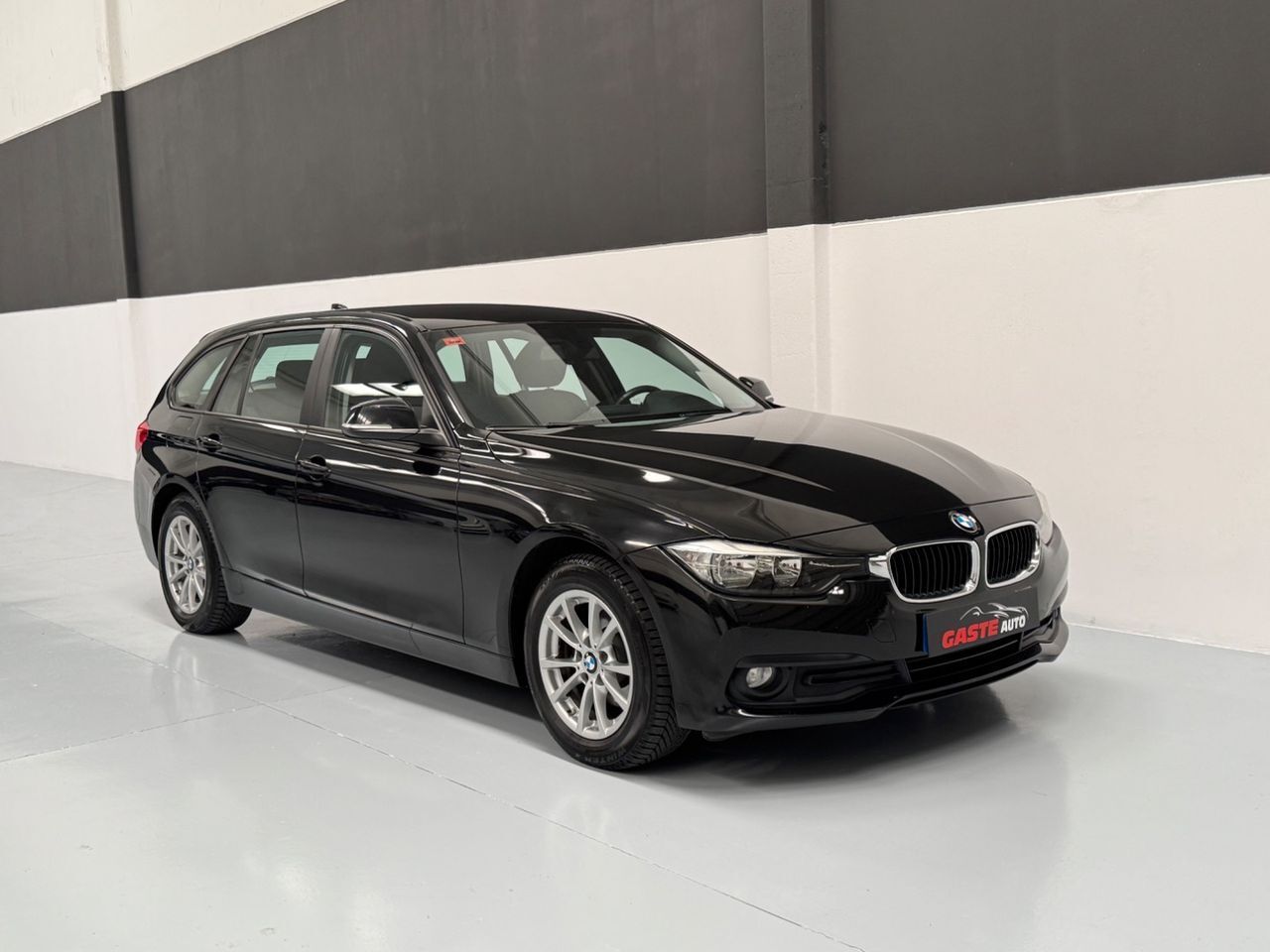 BMW Serie 3 318d Touring - foto 6