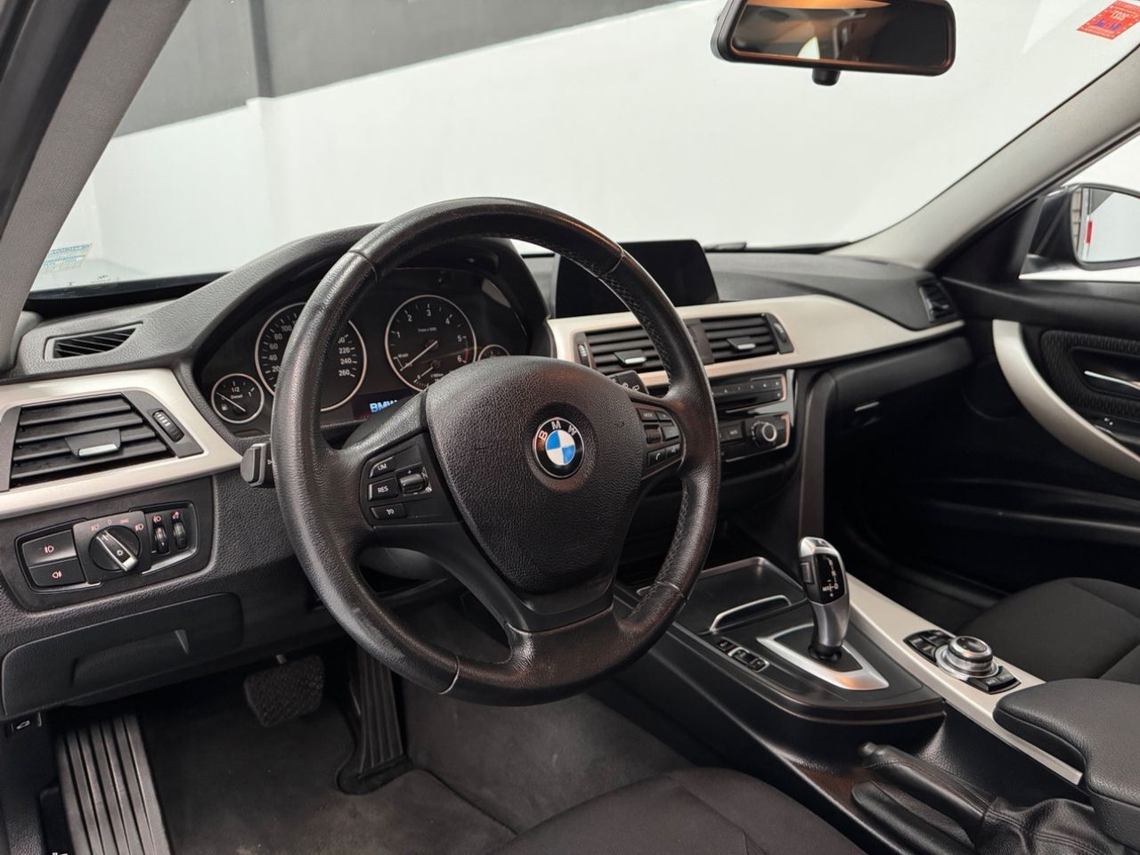 BMW Serie 3 318d Touring - foto 11