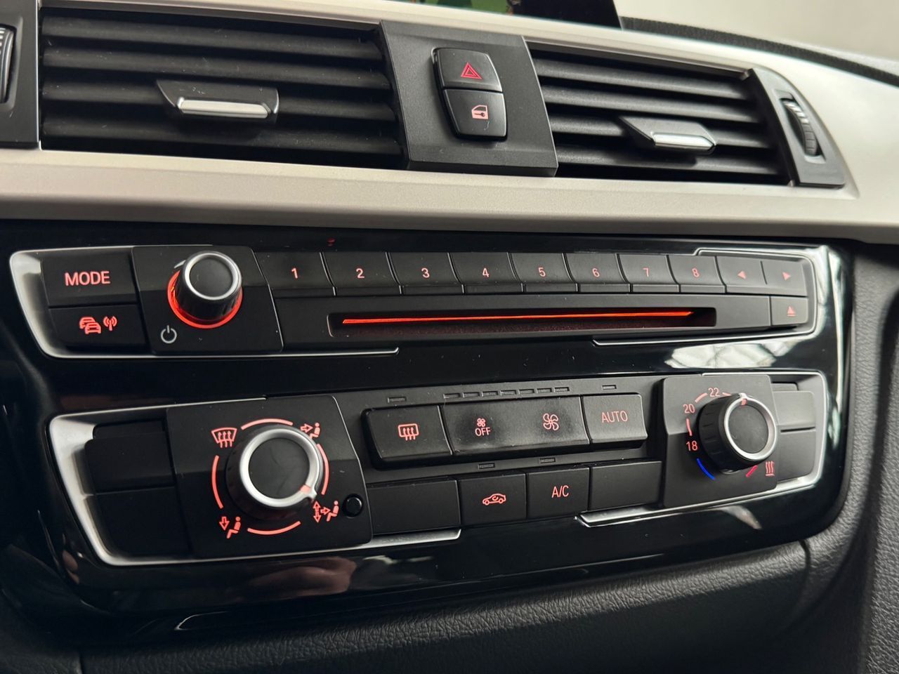 BMW Serie 3 318d Touring - foto 16