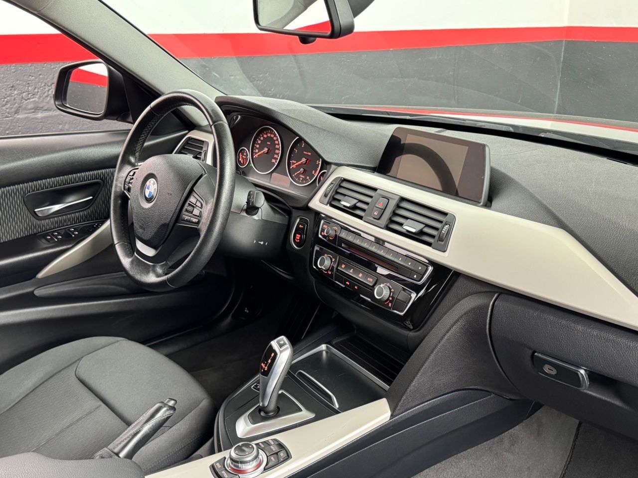 BMW Serie 3 318d Touring - foto 11