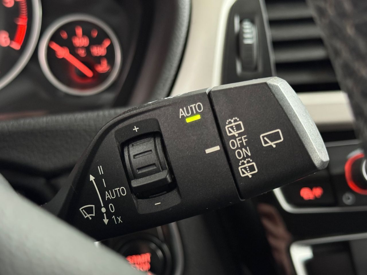 BMW Serie 3 318d Touring - foto 18