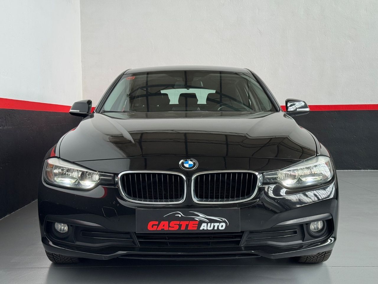 BMW Serie 3 318d Touring - foto 4