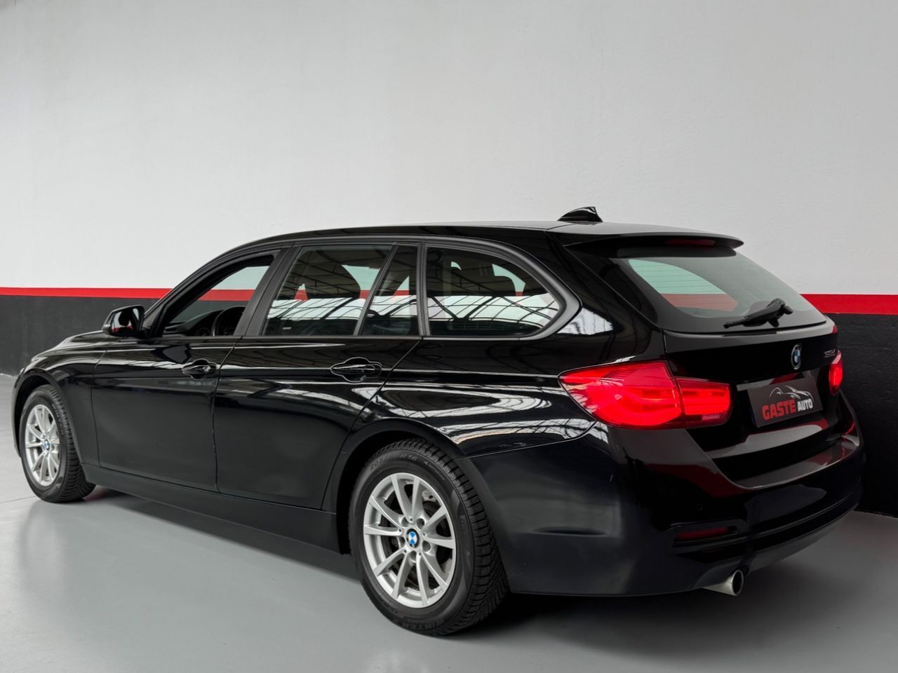 BMW Serie 3 318d Touring - foto 3