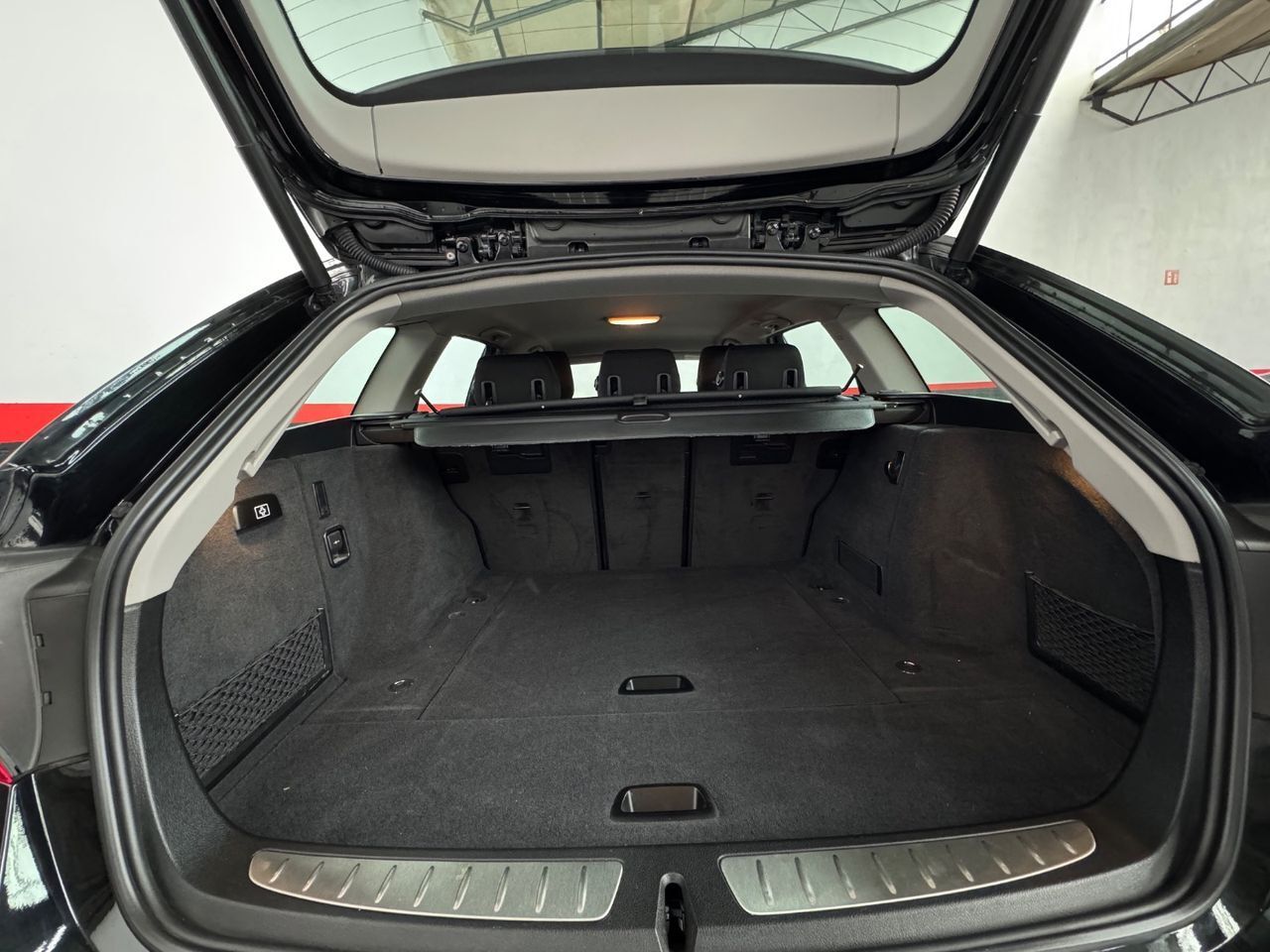 BMW Serie 3 318d Touring - foto 24