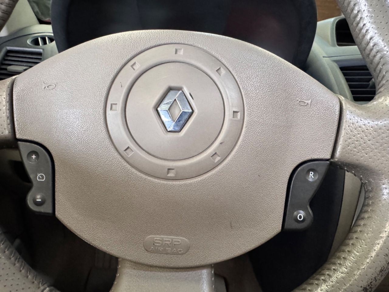 Renault Megane COUPECABR. LUXE DYNAMIQUE 1.9DCI - foto 14