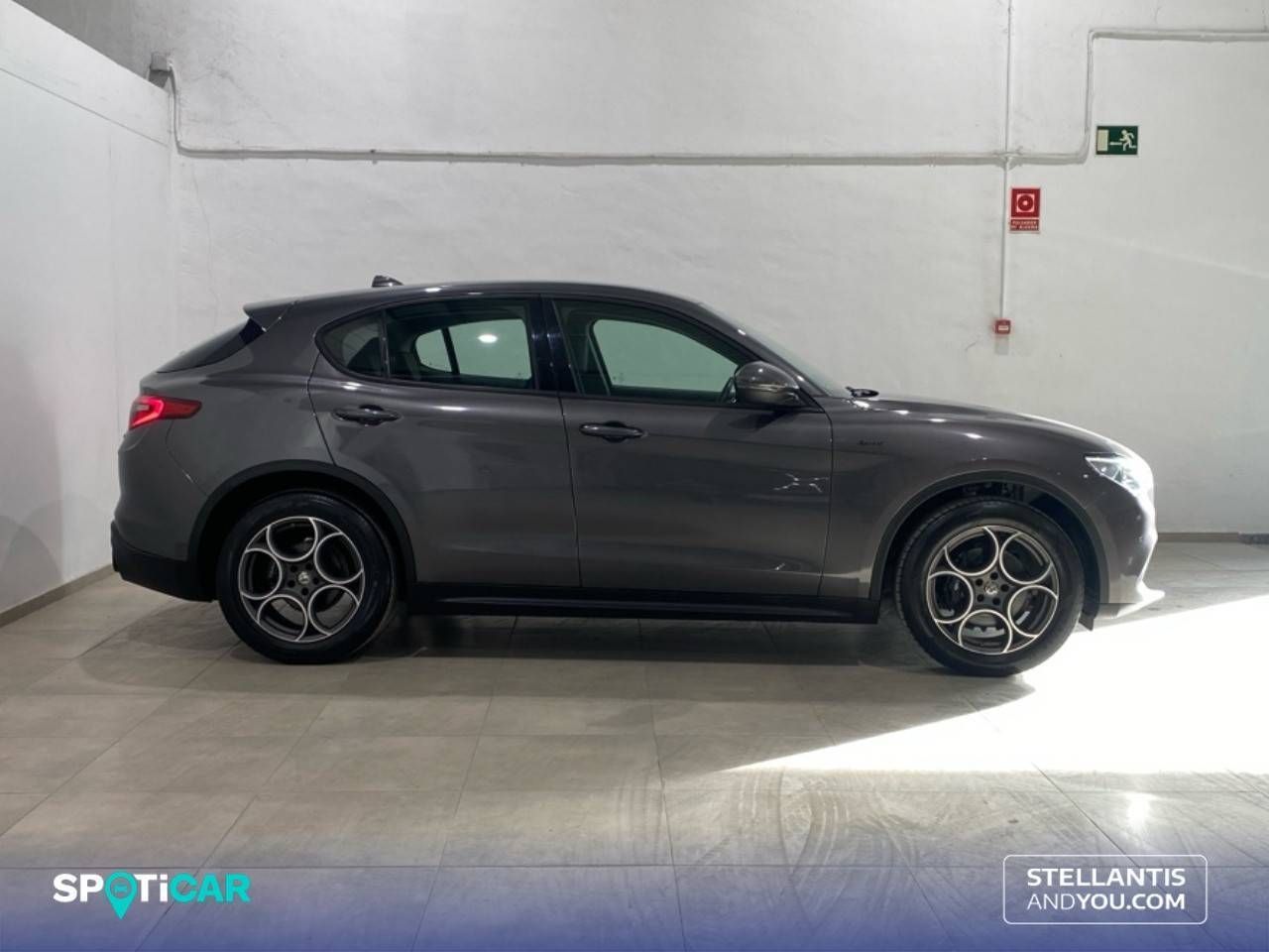 Alfa Romeo Stelvio  2.2 Diésel 140kW (190CV)  Q4 Sprint - Foto 5