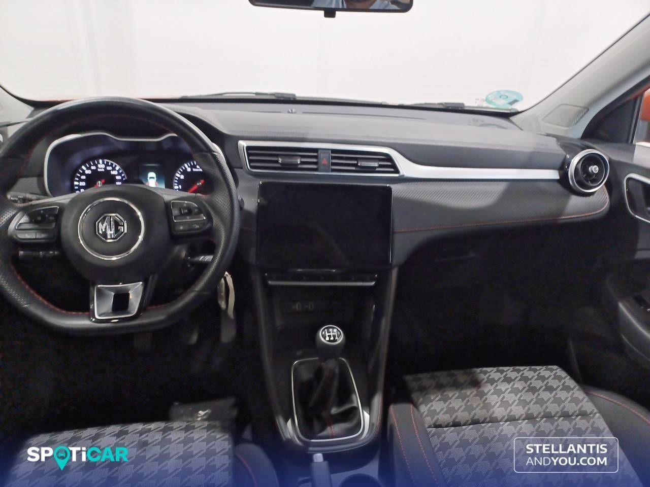 MG ZS  1.5 Comfort - Foto 9