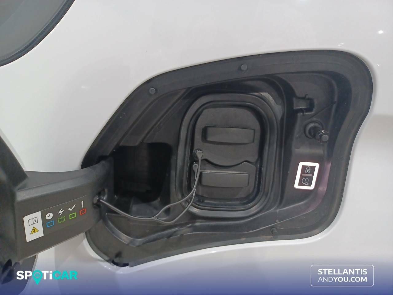 Peugeot Expert eExpert 3 eExpert Furgón 100kW Batería 75kWh Std - - Foto 15