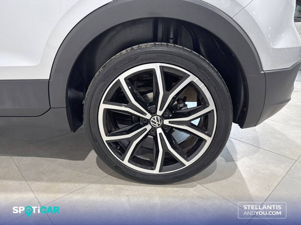 Volkswagen T-Cross   1.0 TSI 81kW (110CV) DSG Sport - Foto 12