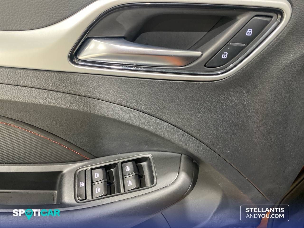 MG ZS  1.5 Comfort - Foto 13