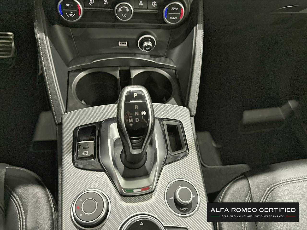 Alfa Romeo Stelvio  2.2 Diésel 140kW (190CV)  Q4 Sprint - Foto 21