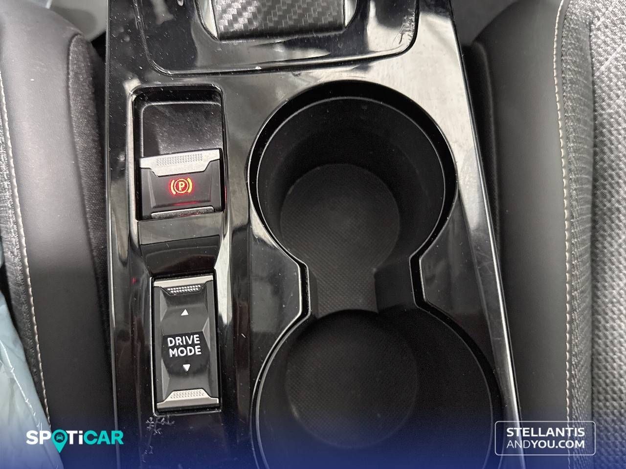 Peugeot 208   HYBRID 136 eDCS6 Allure - Foto 20