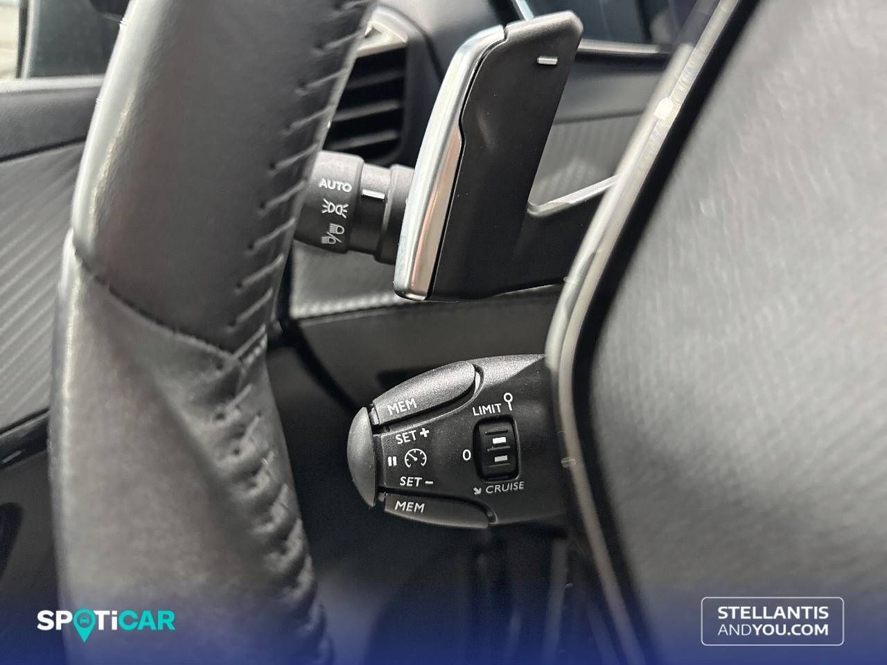 Peugeot 208   HYBRID 136 eDCS6 Allure - Foto 19