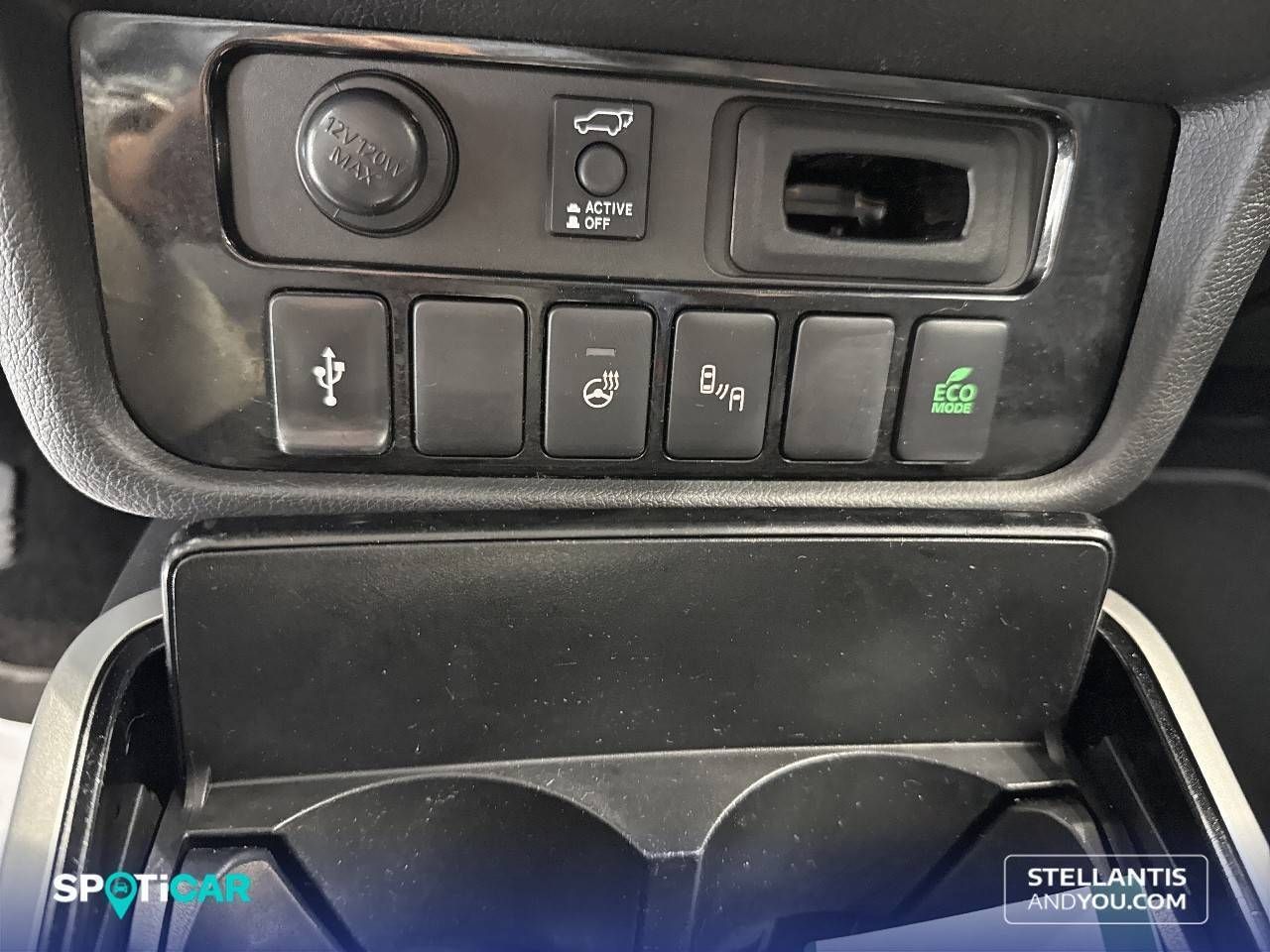 Mitsubishi Outlander  2.4 PHEV  Auto 4WD Kaiteki+ - Foto 18