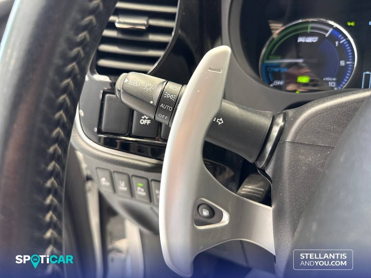 Mitsubishi Outlander  2.4 PHEV  Auto 4WD Kaiteki+ - Foto 14