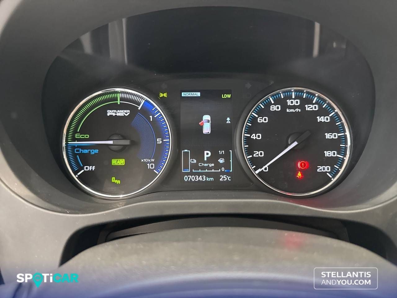 Mitsubishi Outlander  2.4 PHEV  Auto 4WD Kaiteki+ - Foto 15
