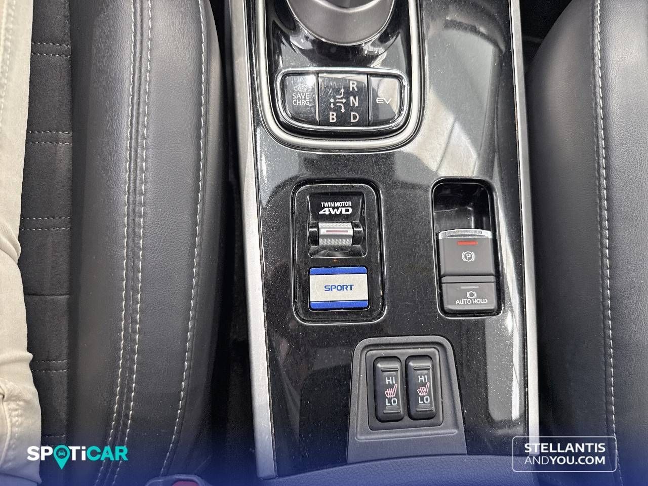 Mitsubishi Outlander  2.4 PHEV  Auto 4WD Kaiteki+ - Foto 17