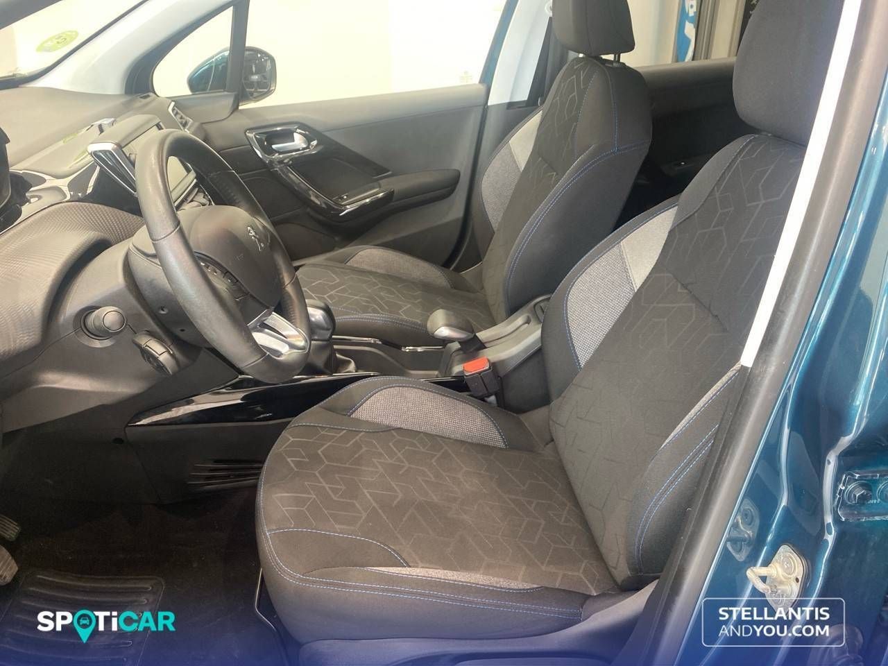 Peugeot 2008   PureTech 110 S&S 6 Vel. MAN Signature - Foto 10
