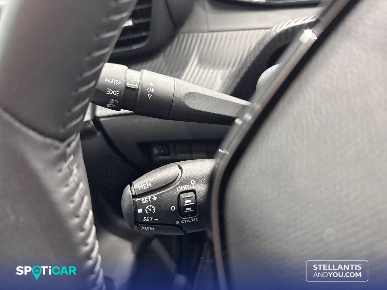 Peugeot 208   Puretech 100 Allure - Foto 15