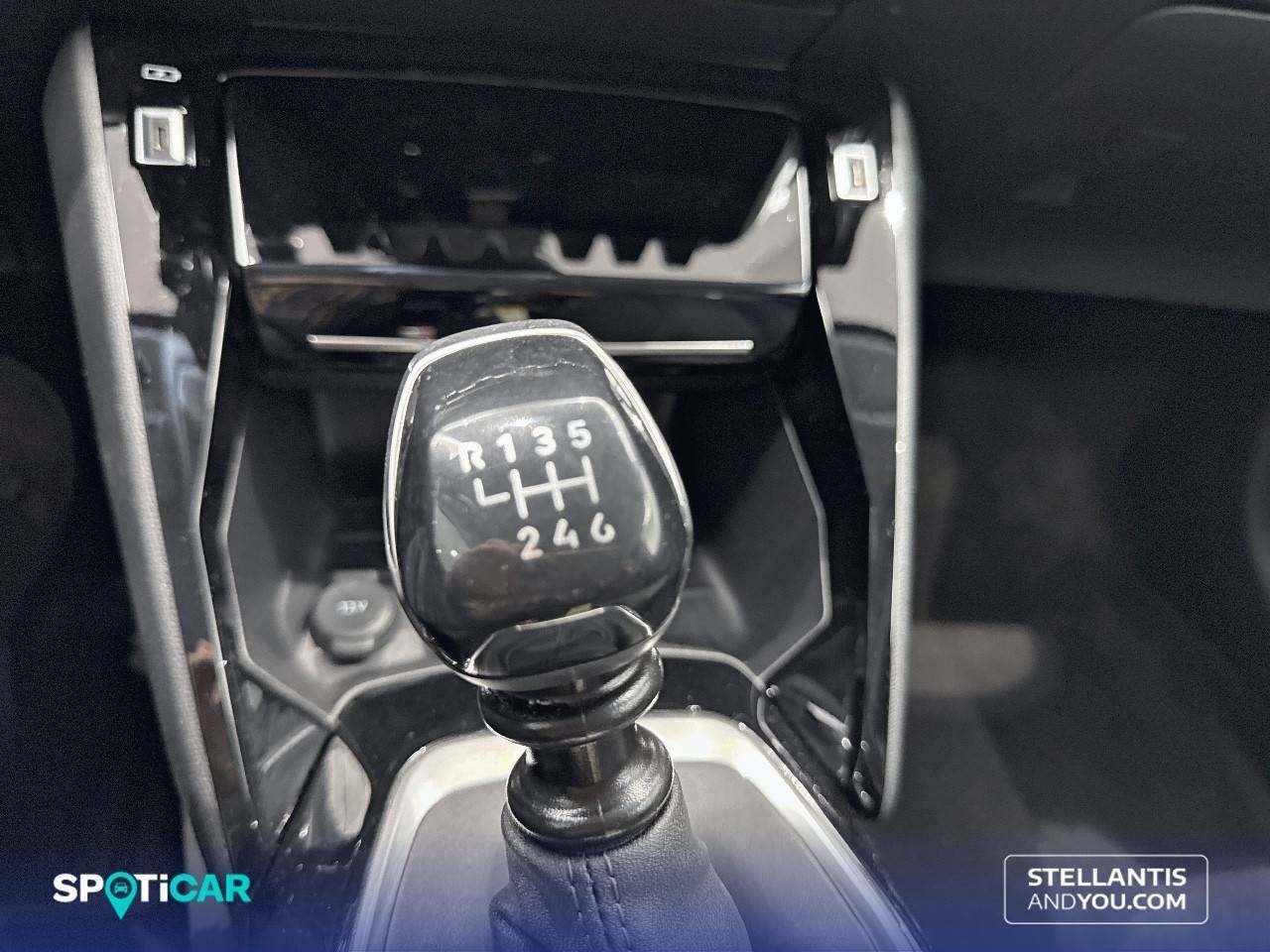 Peugeot 208   Puretech 100 Allure - Foto 18
