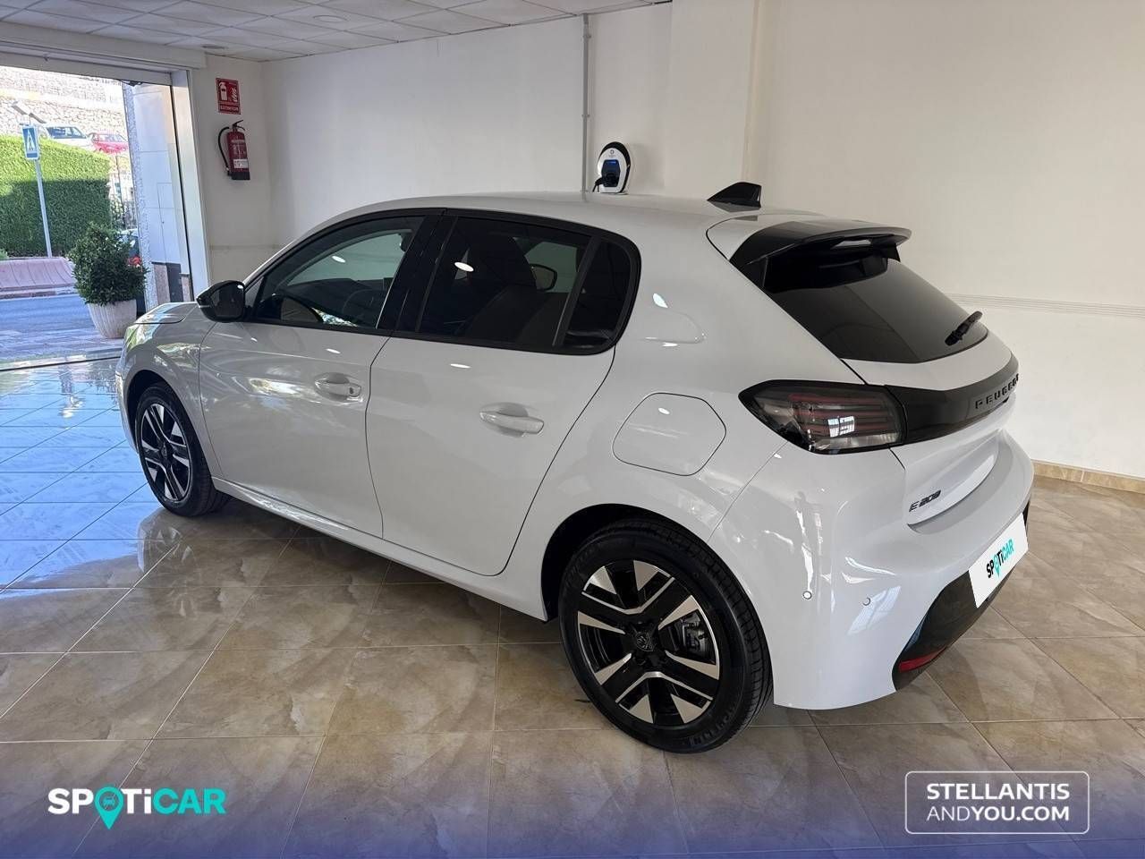 Peugeot 208   Eléctrico 156 (115 Kw) Allure - Foto 8