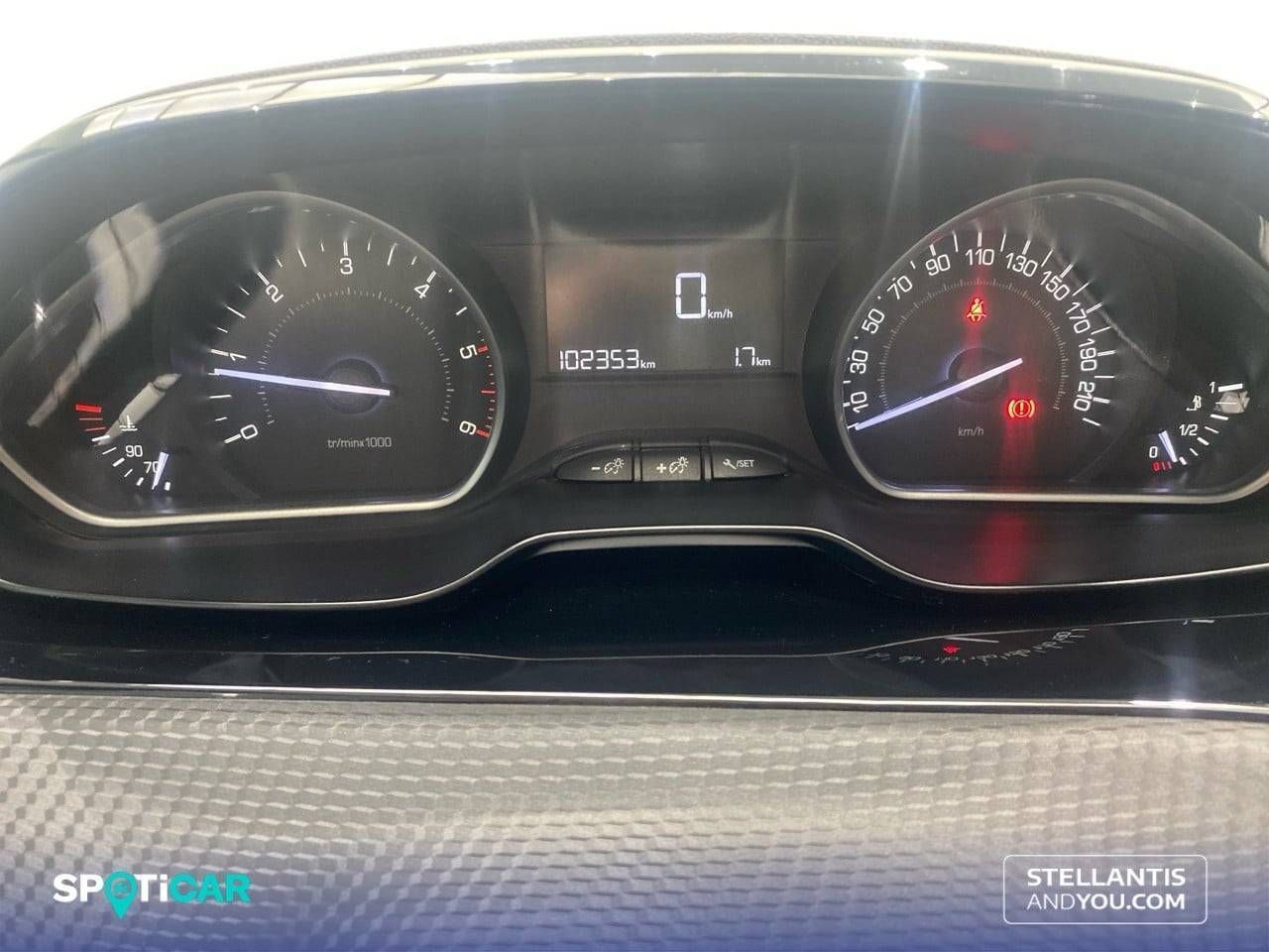 Peugeot 208  5P  1.6 BlueHDi 73KW (100CV) Style - Foto 25