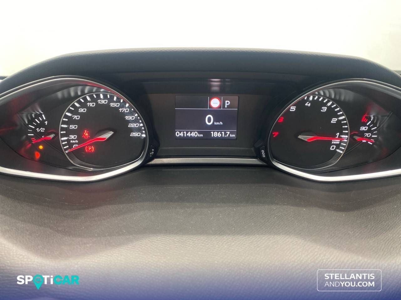 Peugeot 308  5p  PureTech 130 S&S EAT8 Style - Foto 24