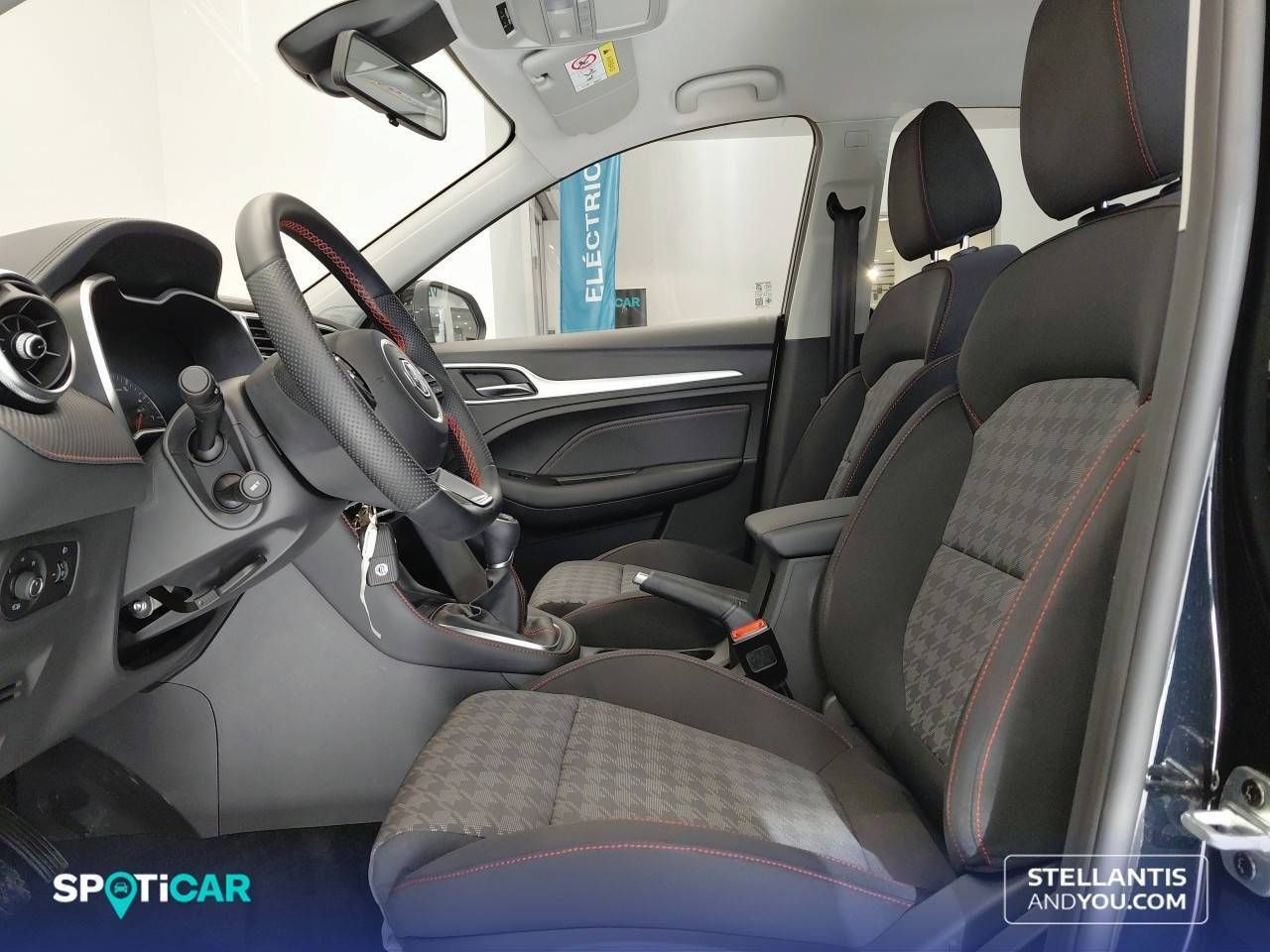 MG ZS  1.5 Comfort - Foto 10
