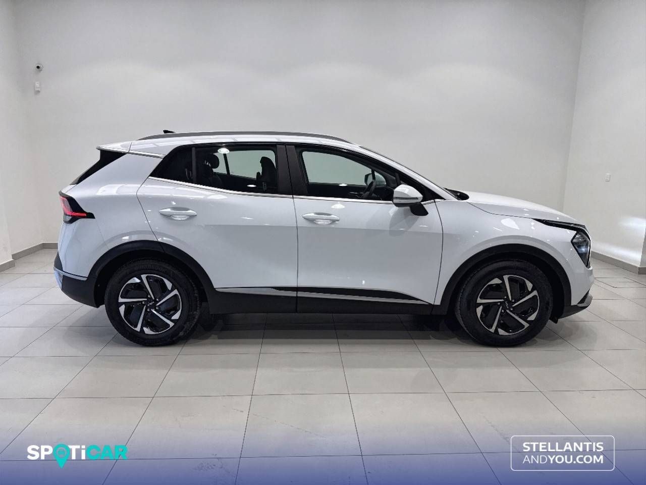 Kia Sportage  1.6 CRDi MHEV 100kW (136CV)  4x4 Business - Foto 5