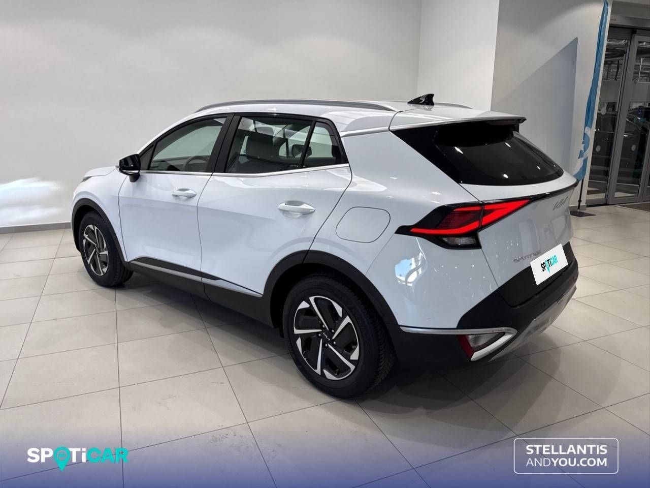 Kia Sportage  1.6 CRDi MHEV 100kW (136CV)  4x4 Business - Foto 8