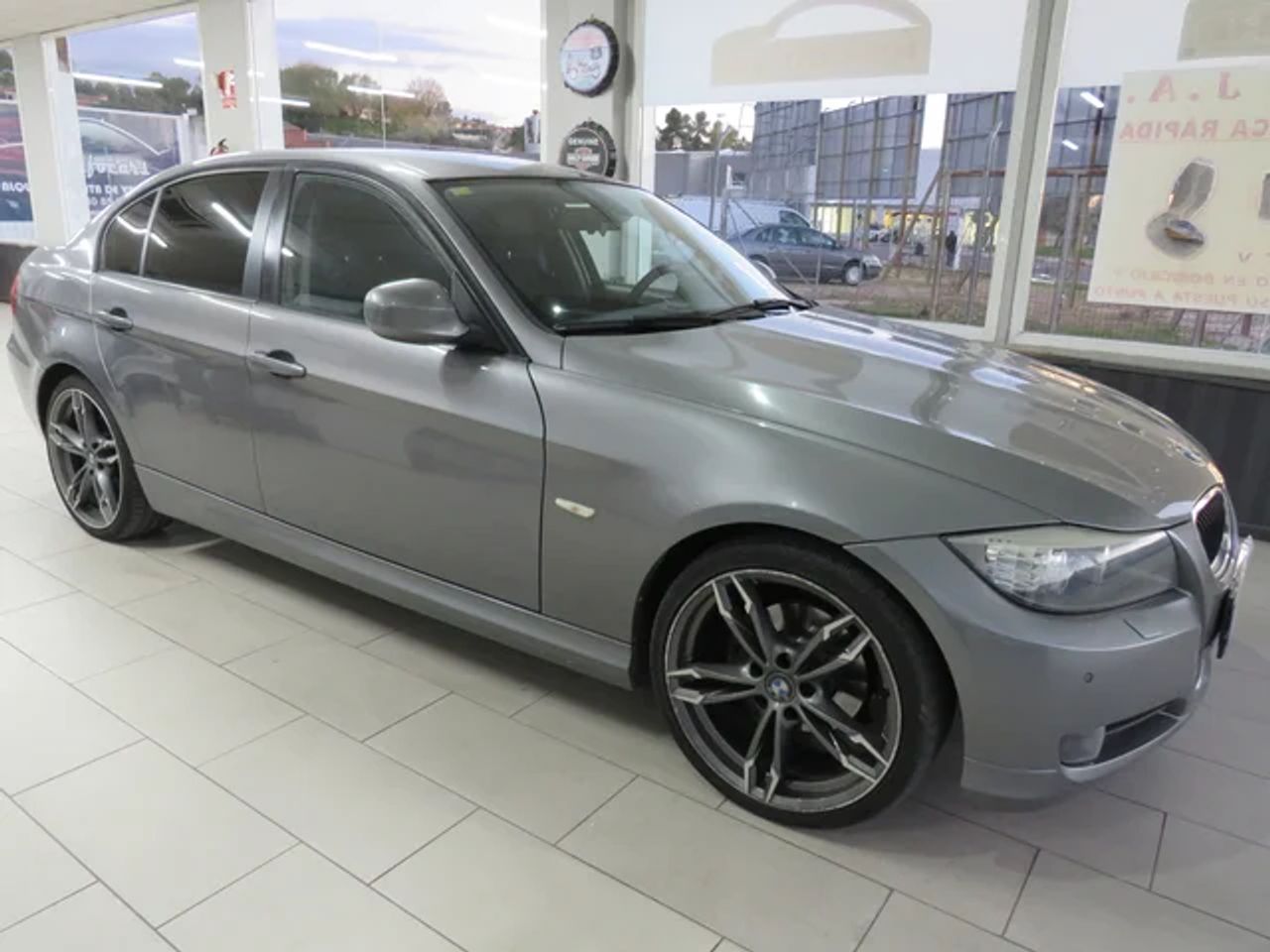BMW Serie 3 318d E90 - foto 14