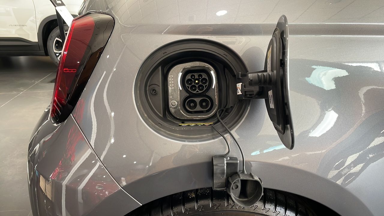 Fiat 500 500e 87kw monotrim - foto 7