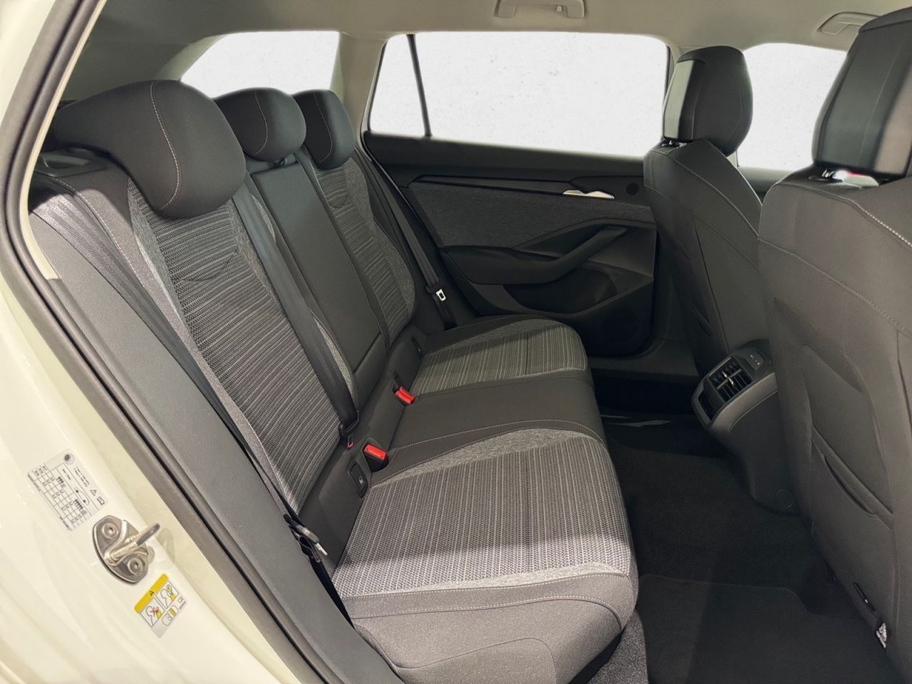 Skoda Superb Combi 1.5 TSI iV P-HEV DSG Selection - foto 6