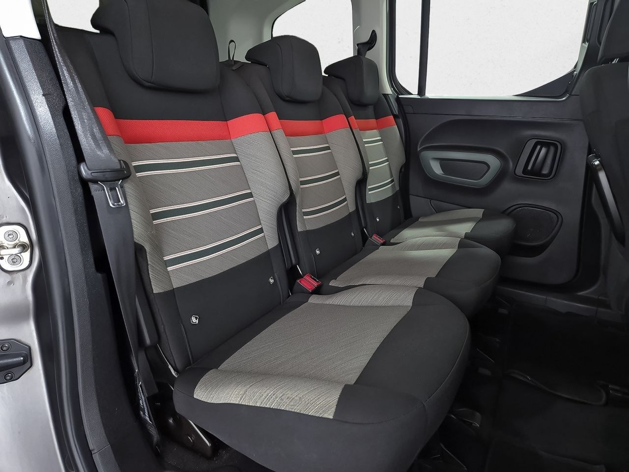 Citroën Berlingo Talla M BlueHDi 130 S&S 6v SHINE - foto 8