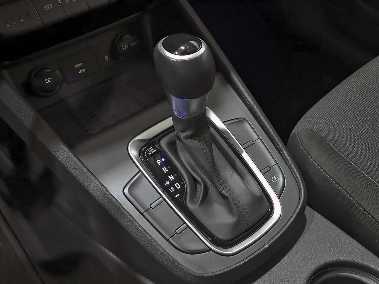 Hyundai Kona 1.6 GDI HEV Tecno 2C DCT - foto 35