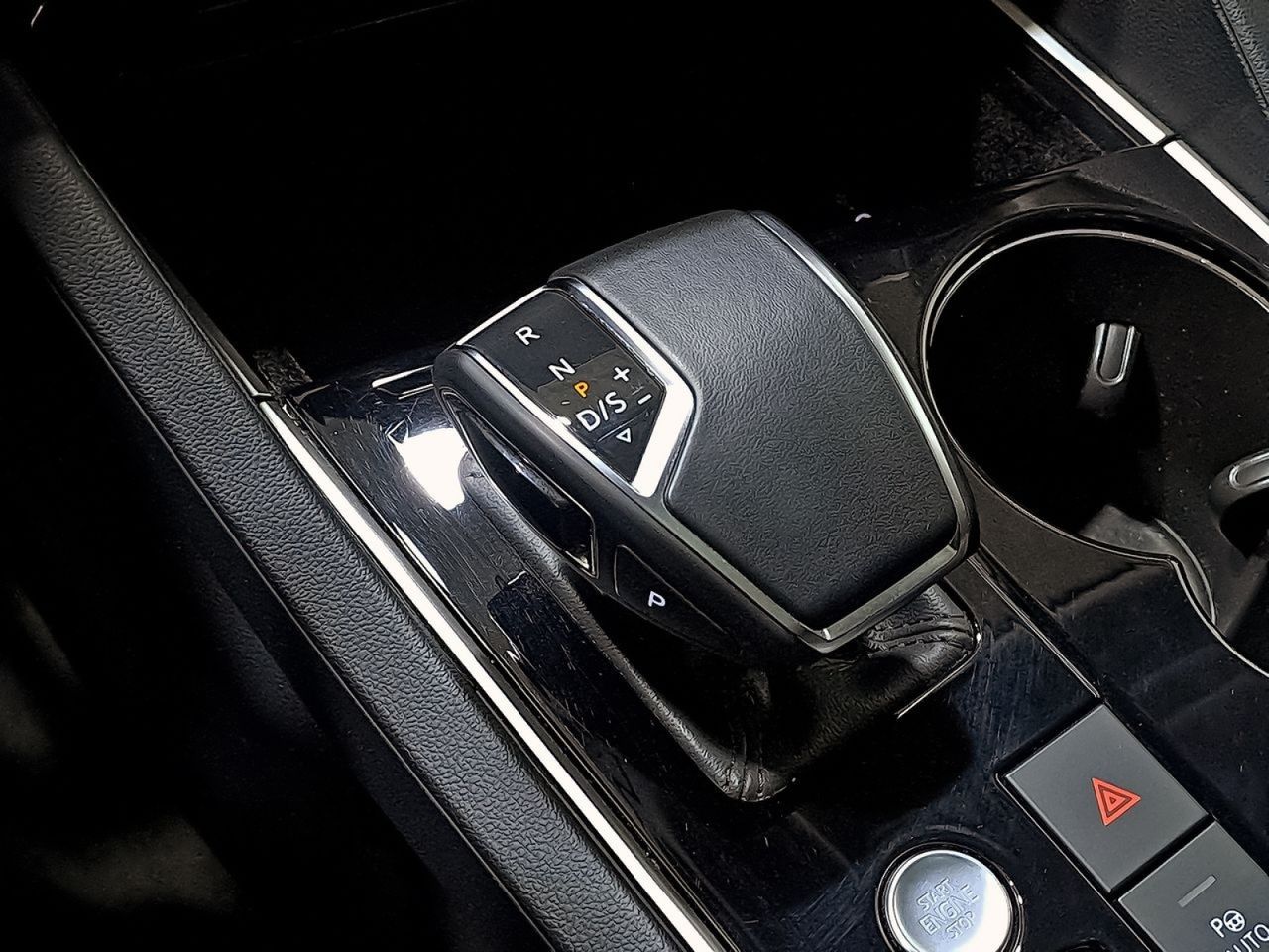 Volkswagen Touareg eHybrid Eleg 3.0 V6 TSI 280kW Tip 4M - foto 39