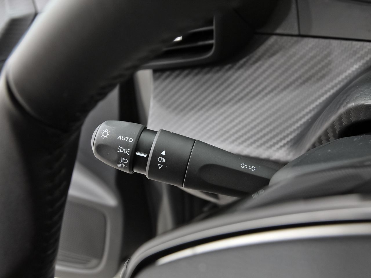 Peugeot 208 Active Puretech 100 - foto 15