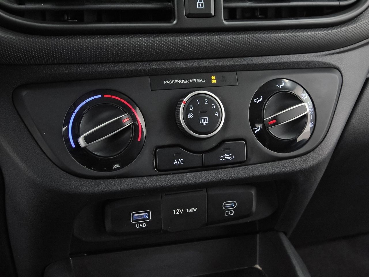 Hyundai i10 1.0 Klass - foto 27