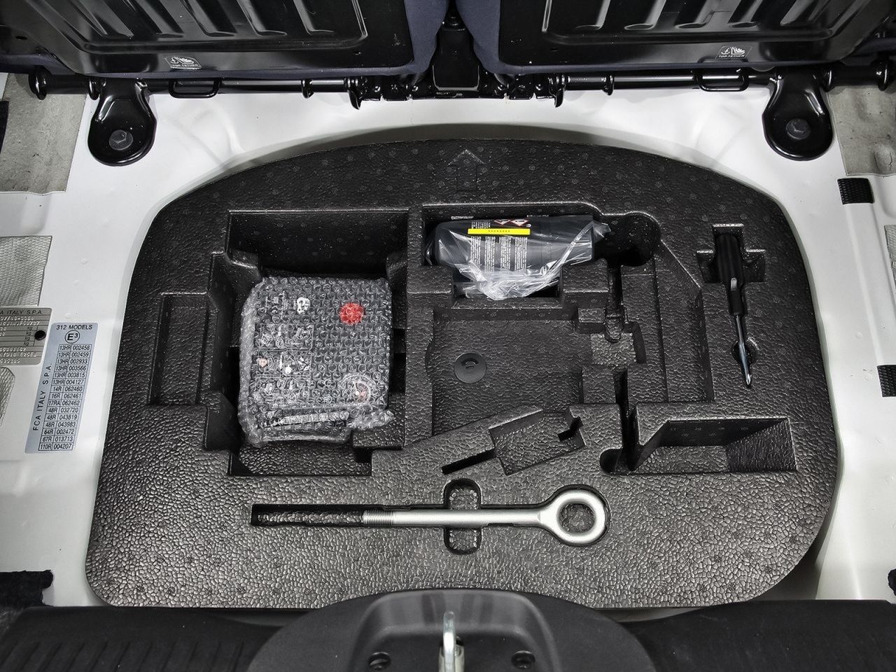 Fiat 500 Cult 1.0 Hybrid 51KW (70 CV) - foto 32