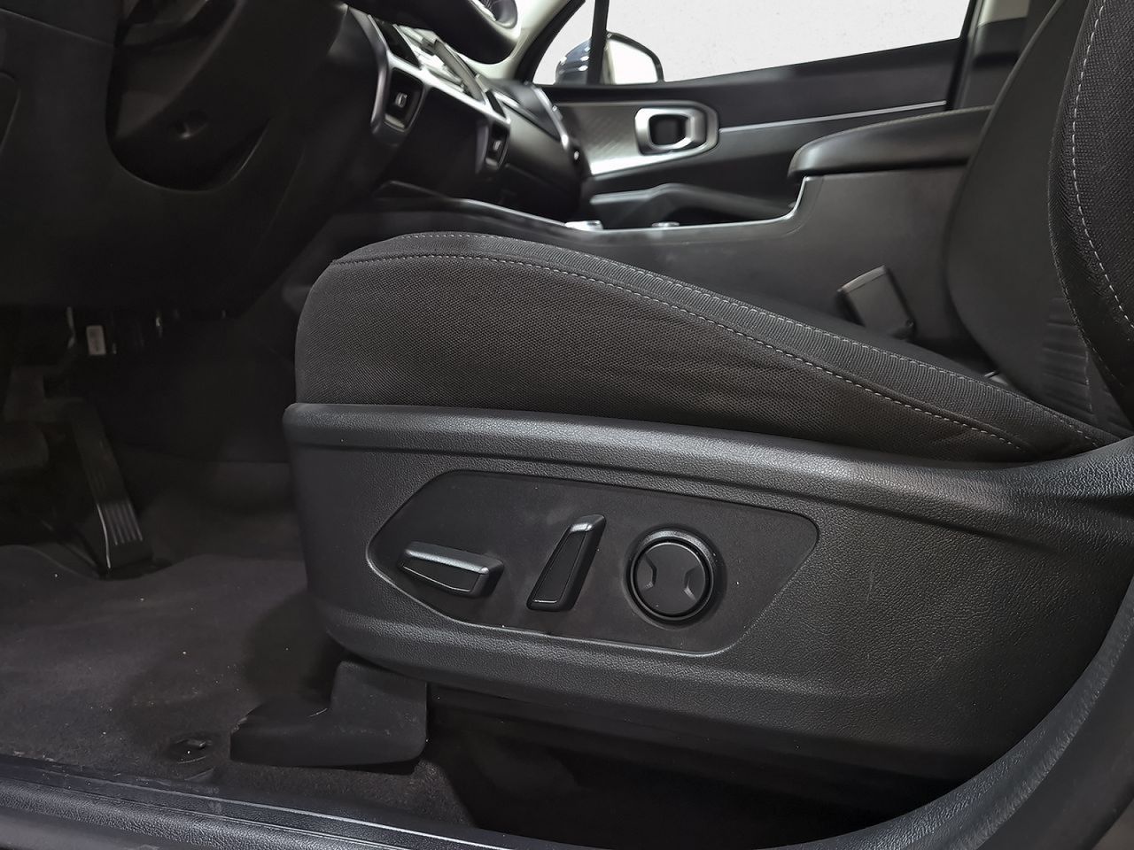 Kia Sorento 1.6 T-GDi PHEV Drive 4x4 7pl - foto 42