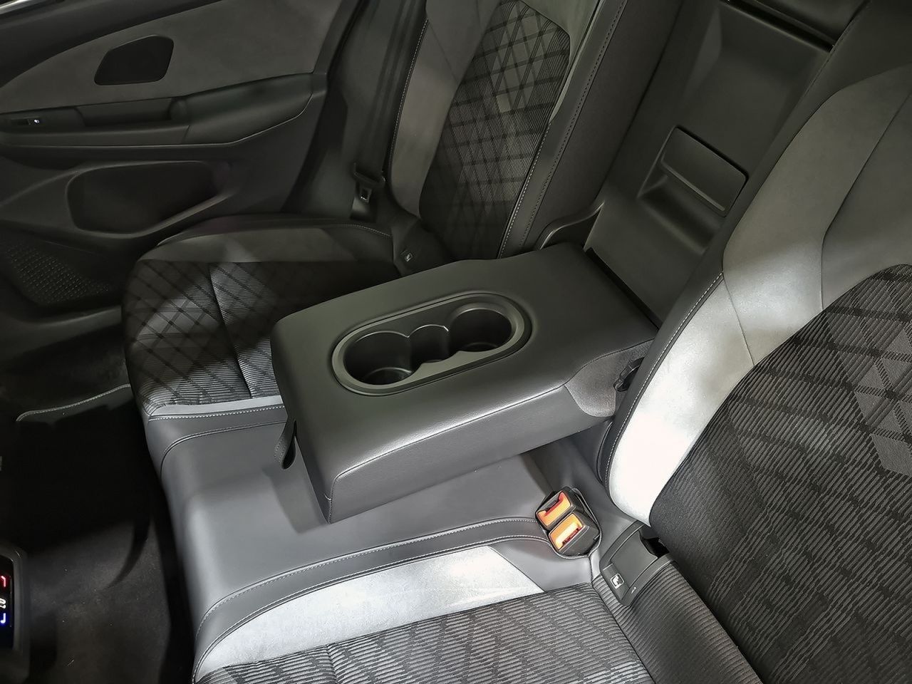 Volkswagen Golf R-Line 1.5 eTSI 110kW (150CV) DSG - foto 36