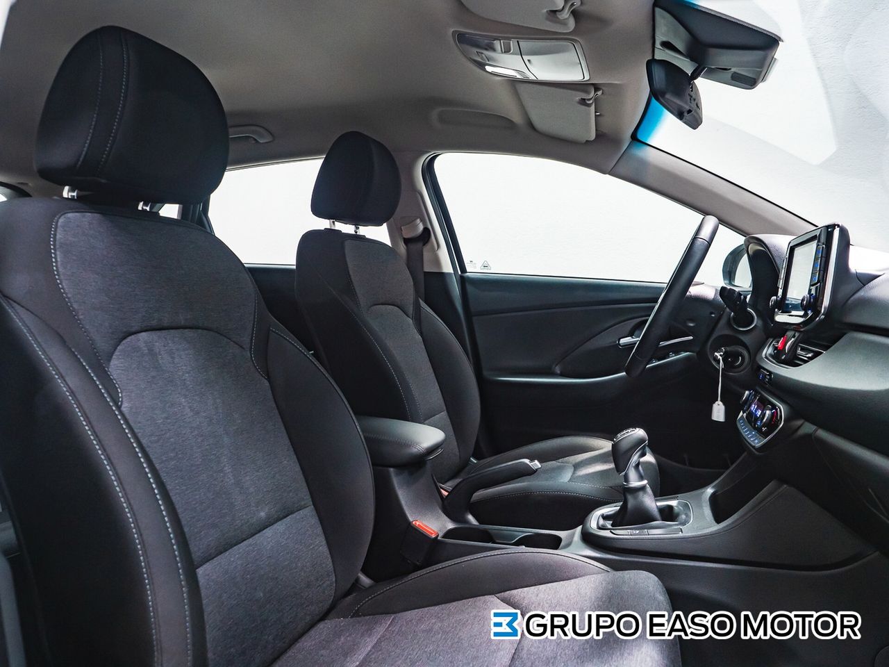 Hyundai i30 1.5 DPI KLASS SLX 110 5P - foto 17