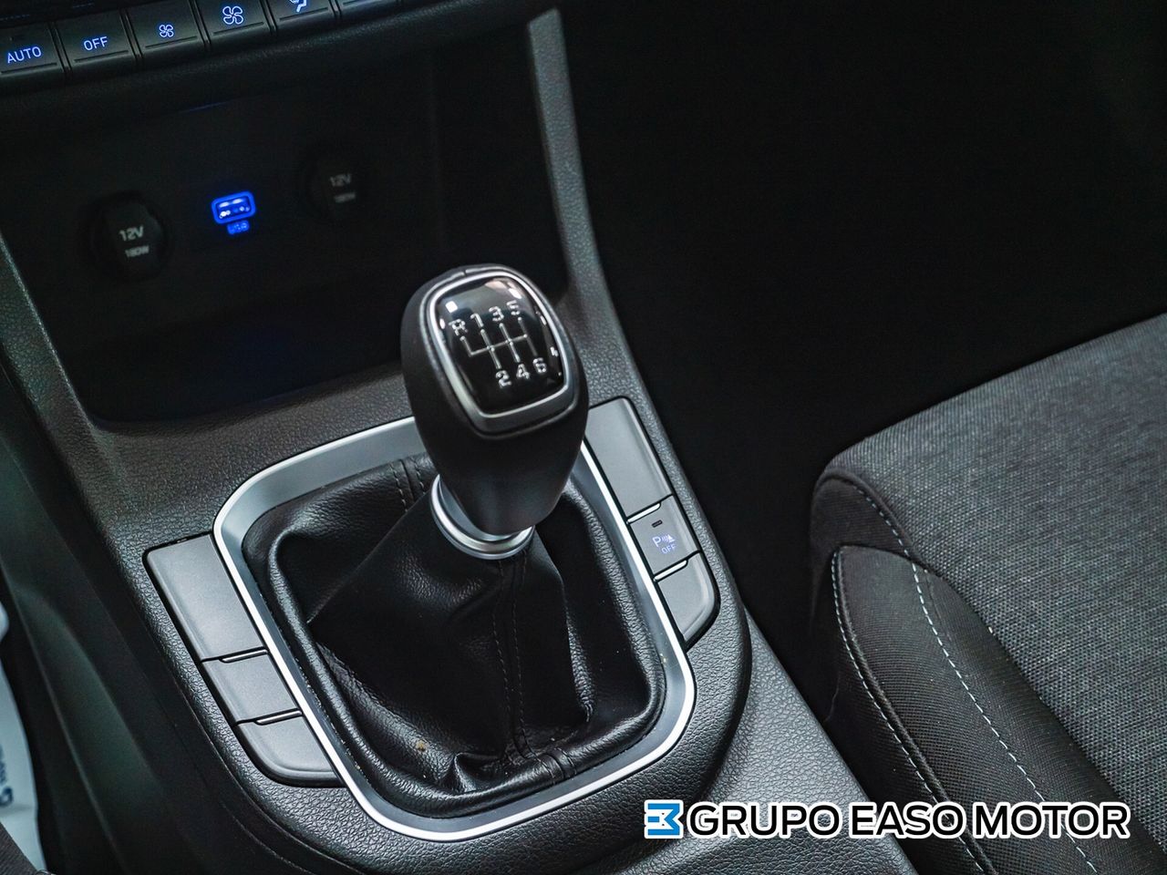 Hyundai i30 1.5 DPI KLASS SLX 110 5P - foto 28