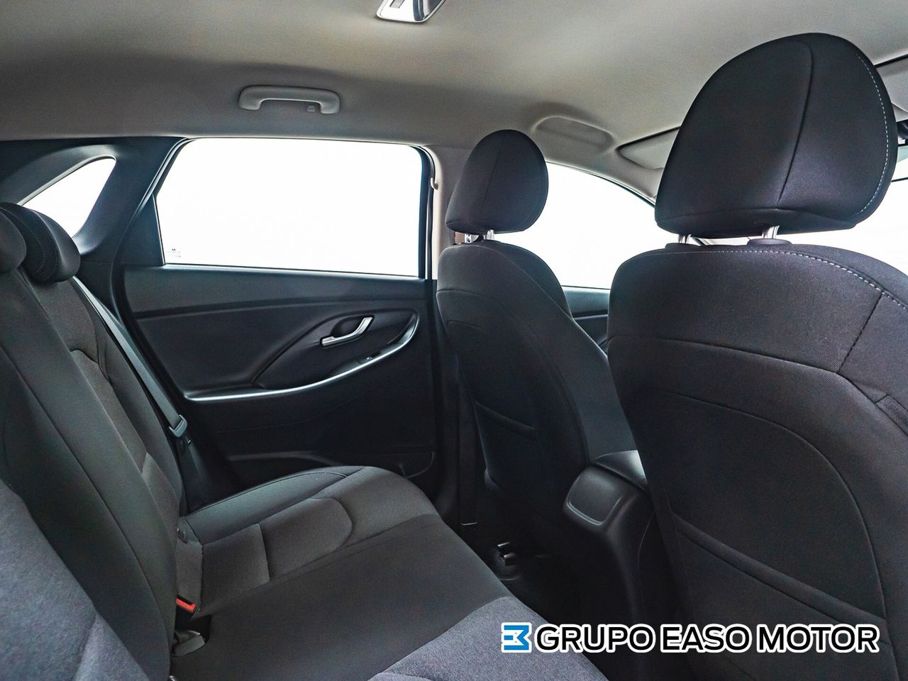 Hyundai i30 1.5 DPI KLASS SLX 110 5P - foto 15