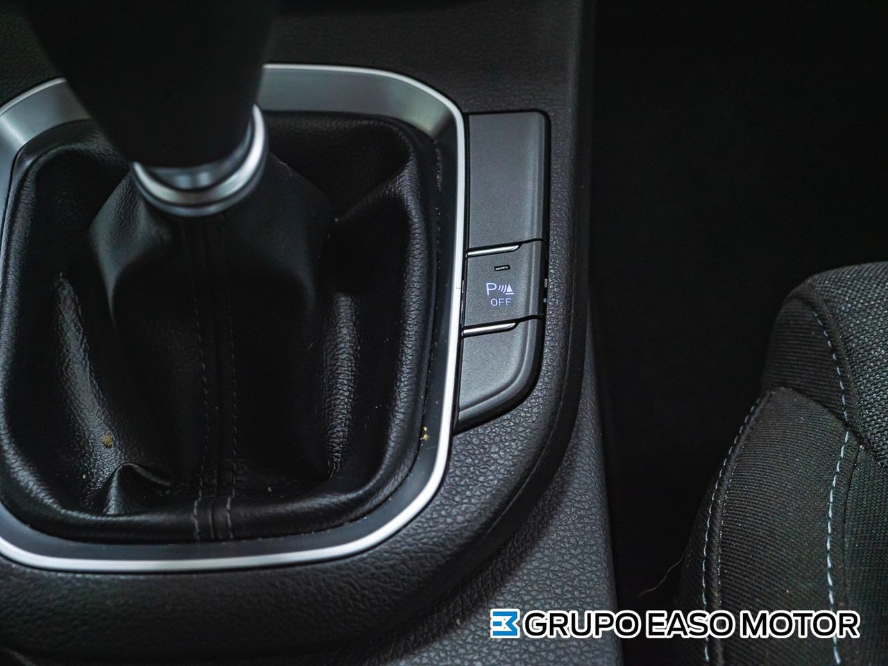 Hyundai i30 1.5 DPI KLASS SLX 110 5P - foto 30