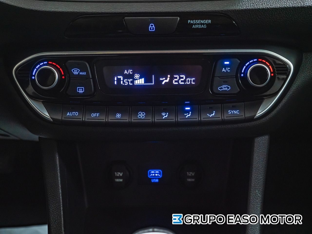 Hyundai i30 1.5 DPI KLASS SLX 110 5P - foto 27