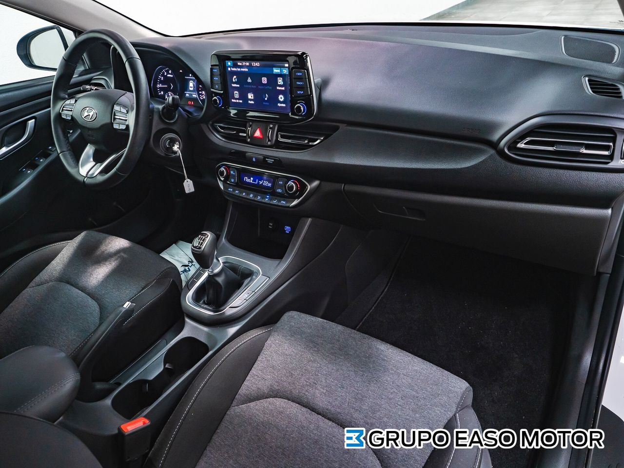 Hyundai i30 1.5 DPI KLASS SLX 110 5P - foto 19