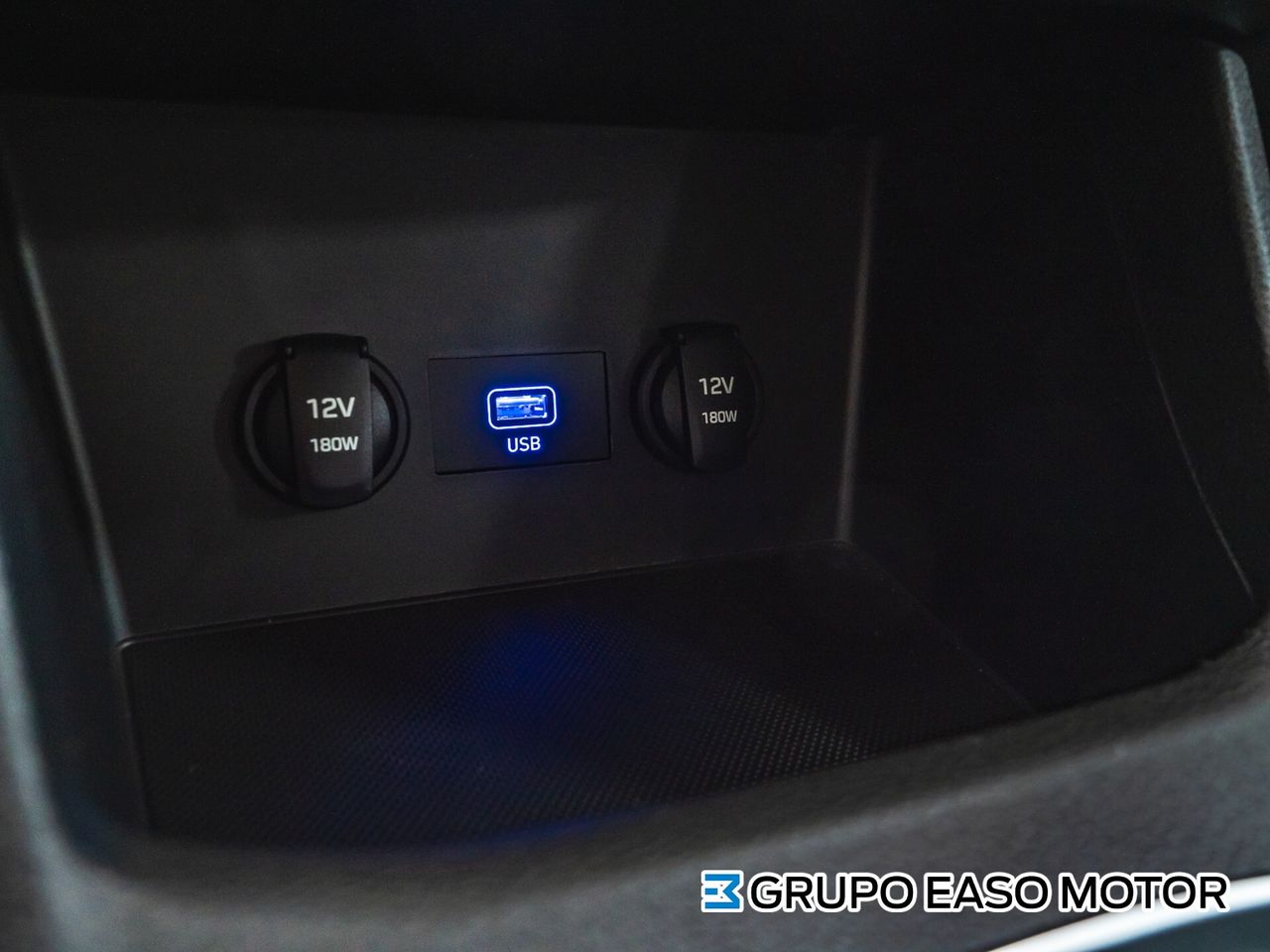 Hyundai i30 1.5 DPI KLASS SLX 110 5P - foto 29