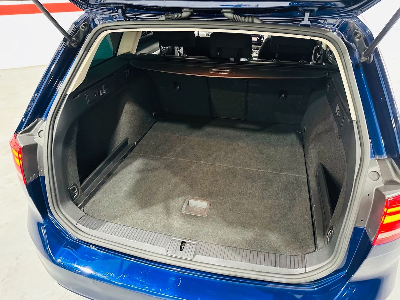 VOLKSWAGEN Passat Edition 2.0 TDI Variant - foto 30